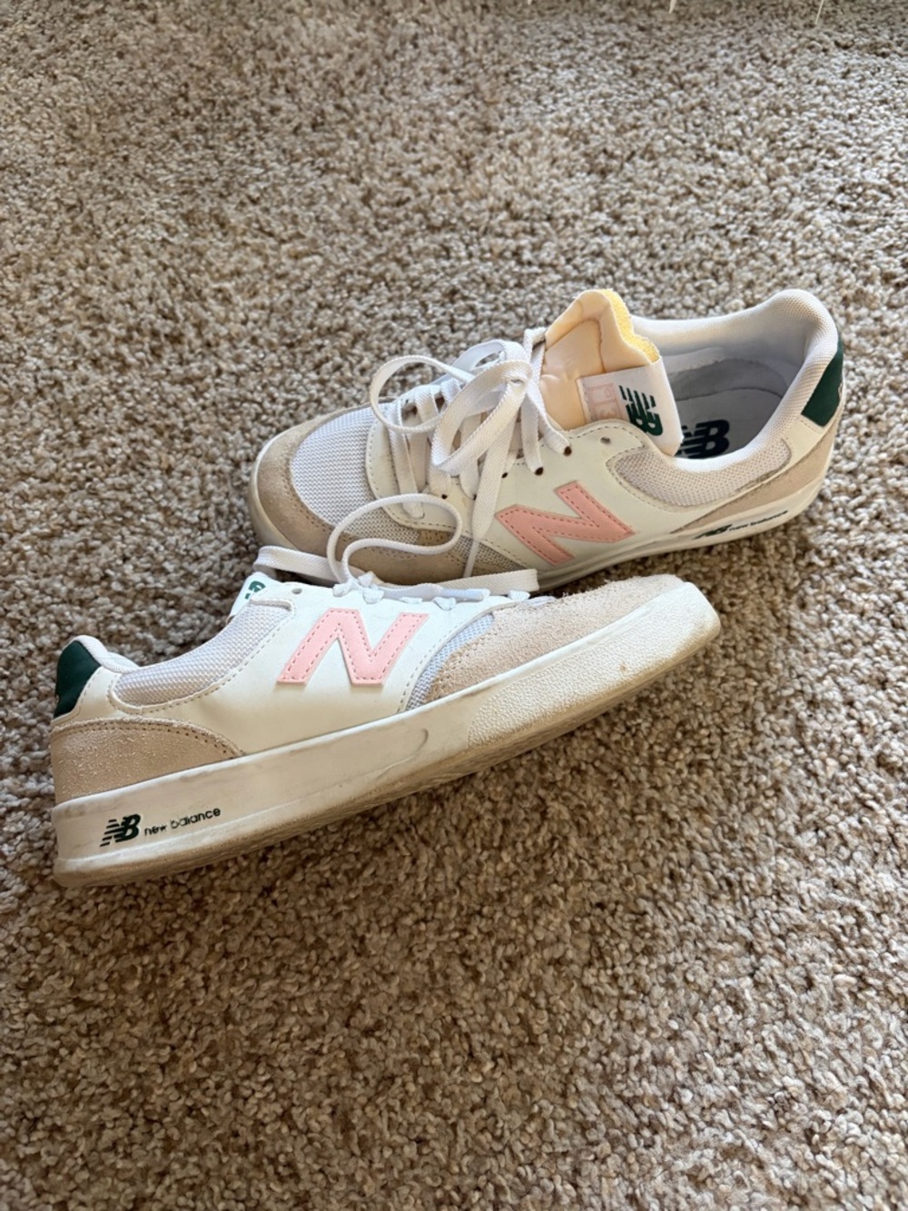 New Balance Cream & Light Pink Low-Top Sneakers (The Court Line)